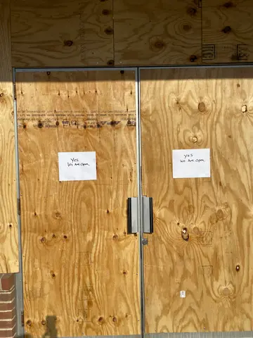 everybody boarded up