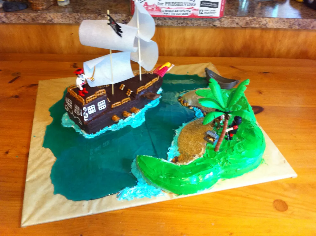matthias's awesome pirate cake