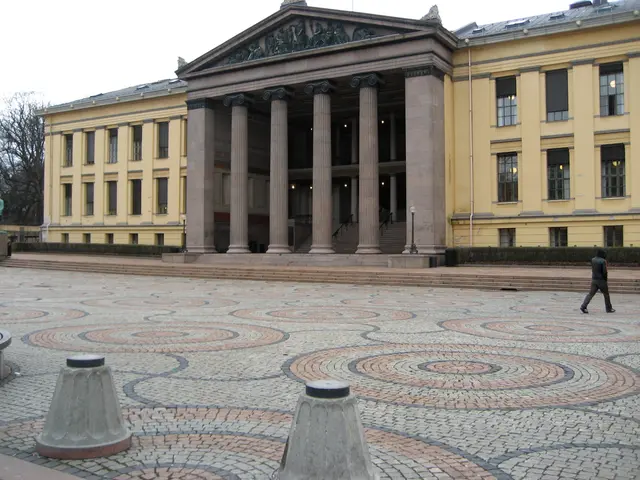 cool building of unknown purpose