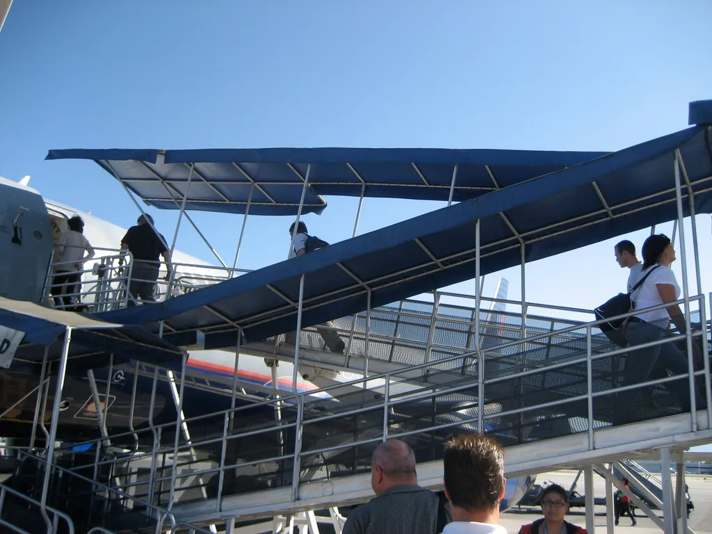 rampway to plane