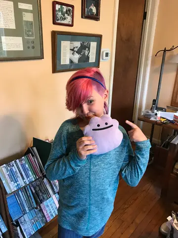 pink hair, pink ditto