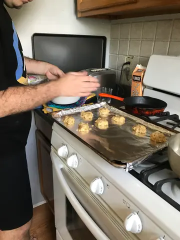 rjbs makes cookies