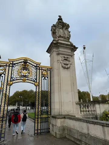 Australia gate