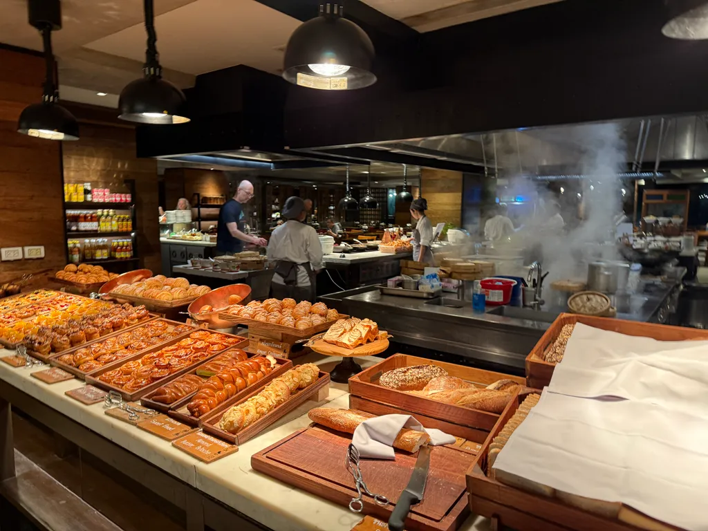 Bangkok Marriott Marquis breakfast