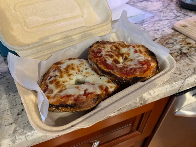 pizza bagel