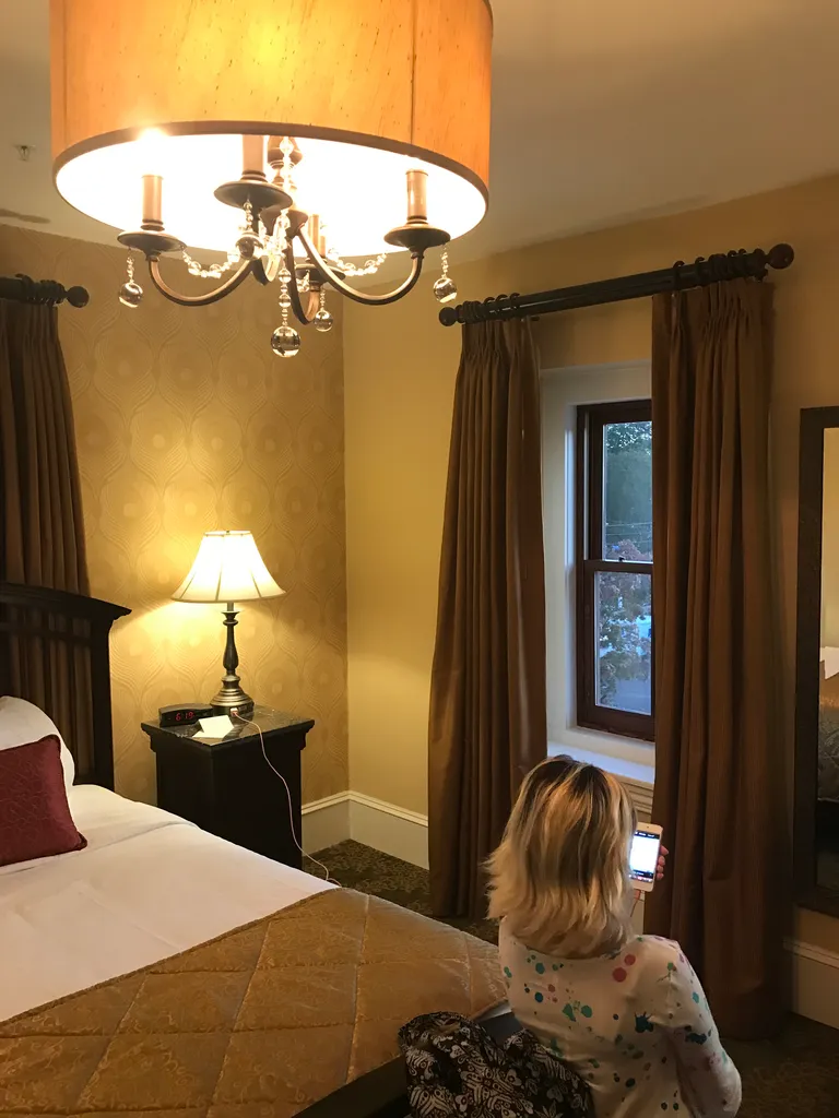 hotel for Lisa Loeb