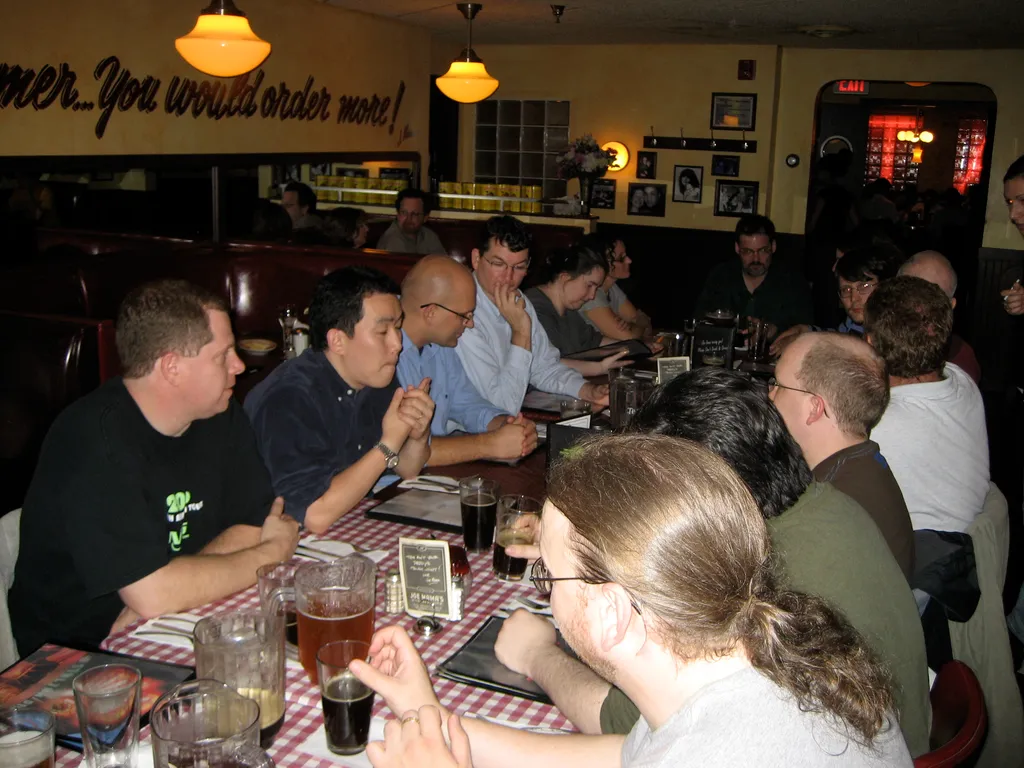 the crowd at joe mama's