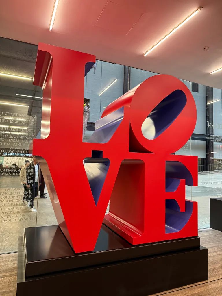 Love sculpture (Tate copy)
