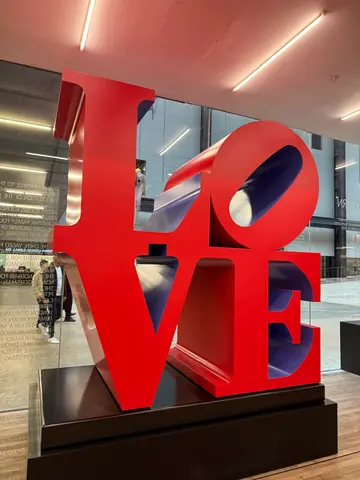 Love sculpture (Tate copy)