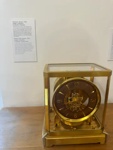 Uhrenmuseum: gas pressure clock