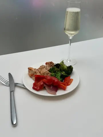 LAX lounge lunch