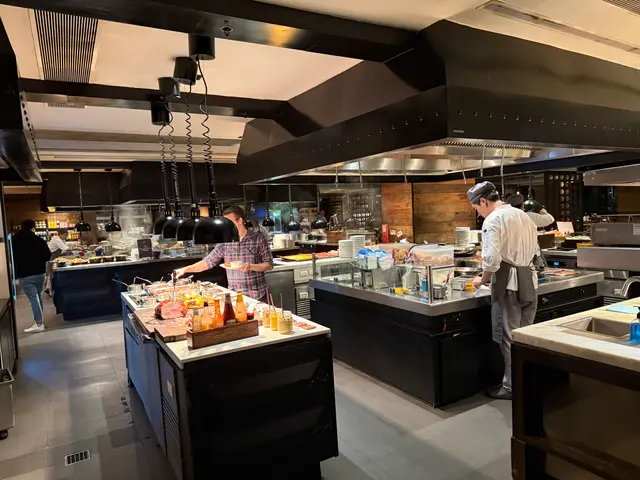 Bangkok Marriott Marquis breakfast