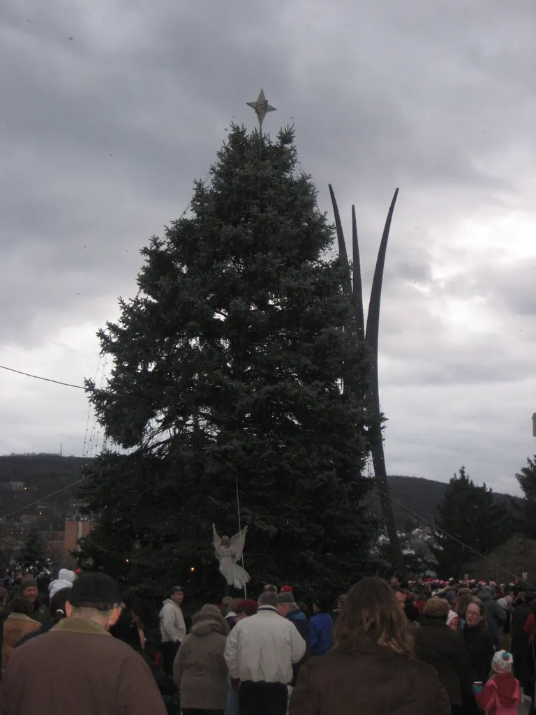 bethlehem christmas tree lighting