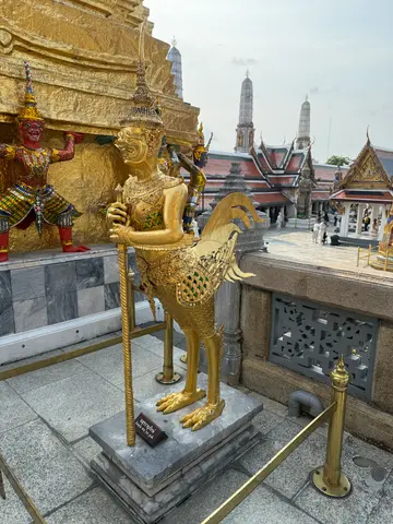 Bangkok walking tour, chimera