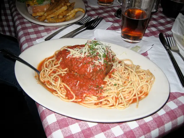spaghetti and meatball, joe mama's