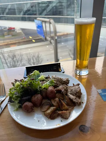 lounge meal