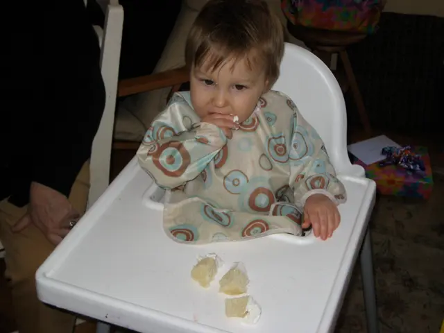 mj eating her cupcake