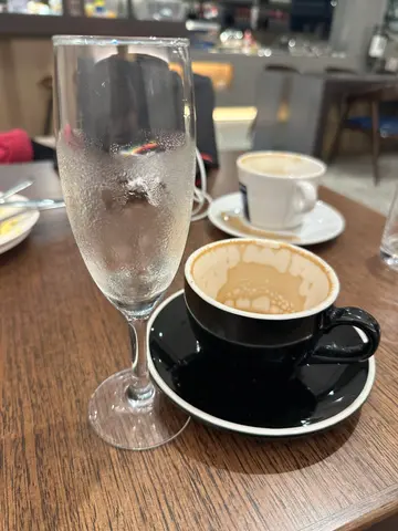 lounge breakfast