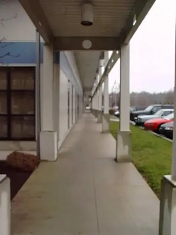 iqe, Outside