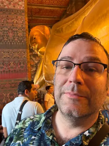 Bangkok walking tour, reclining Buddha
