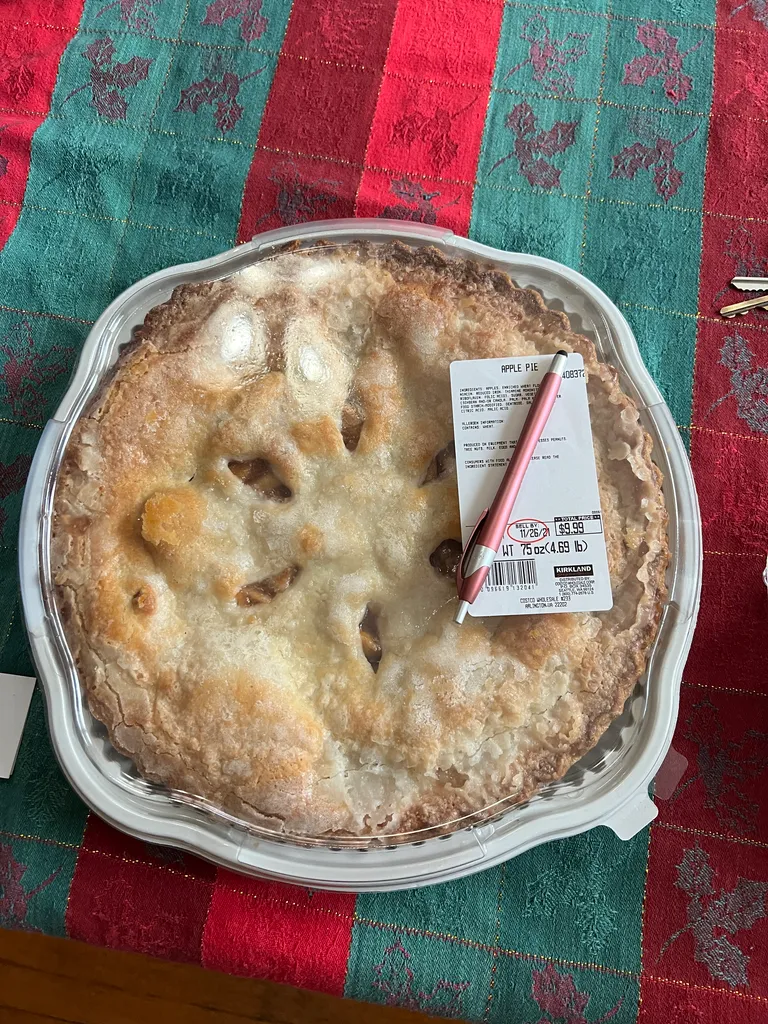 Thanksgiving apple pie