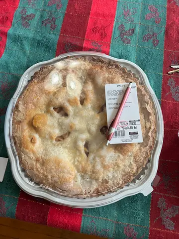 Thanksgiving apple pie