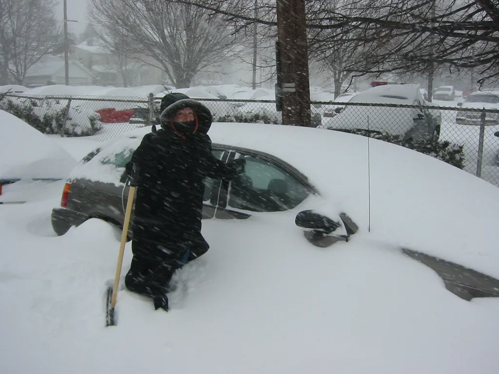 snowstorm, 2003-02, Gloria and Car