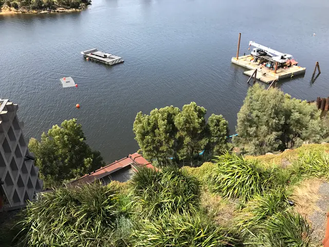 looking down into Mona's secret sea entrance