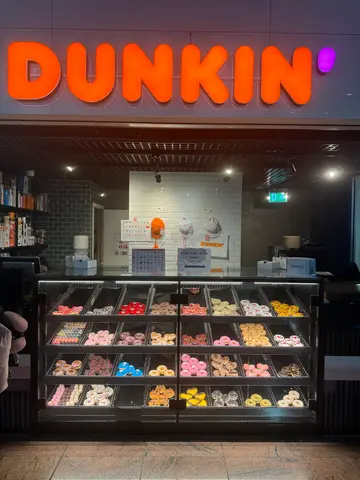 BRU airport Dunkin'