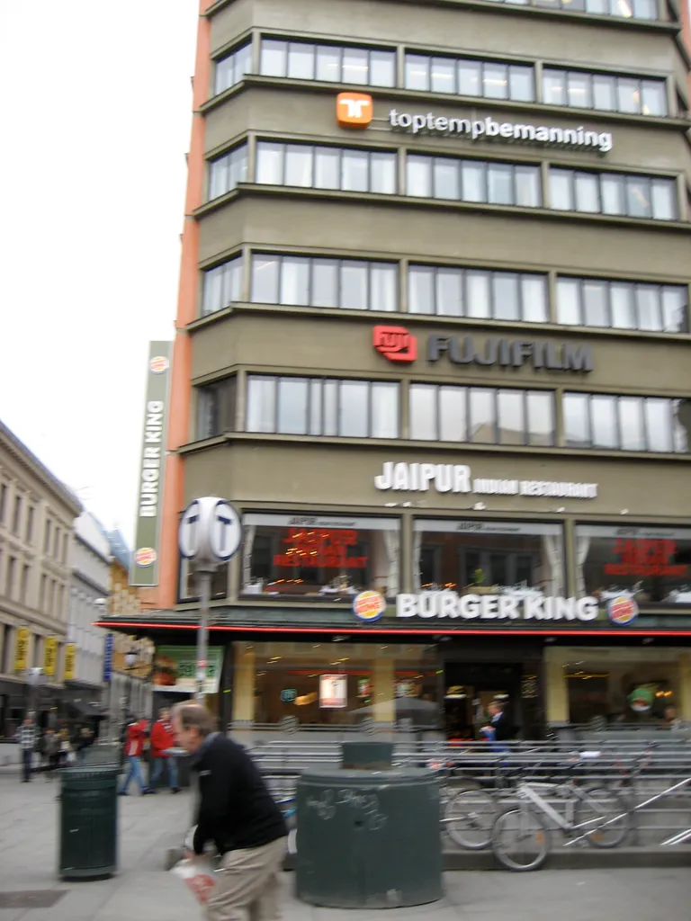 we didn't eat here, either