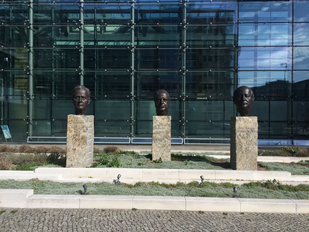 Bush, Kohl, and Gorbachev