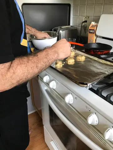 rjbs makes cookies