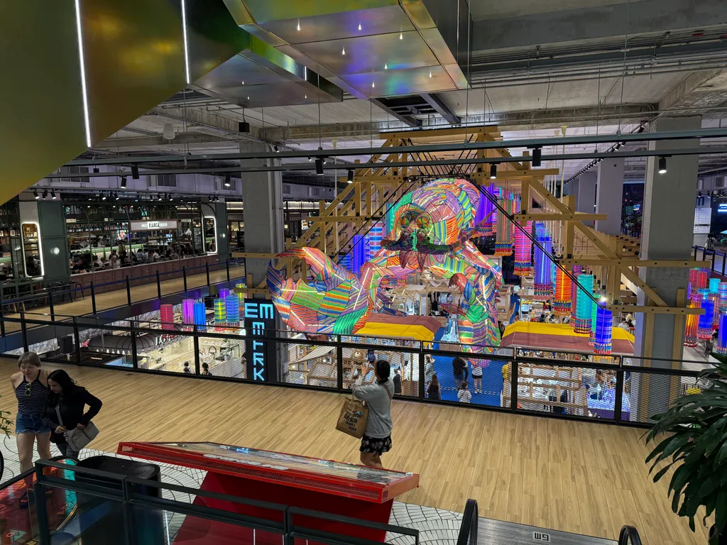 emsphere mall lobster