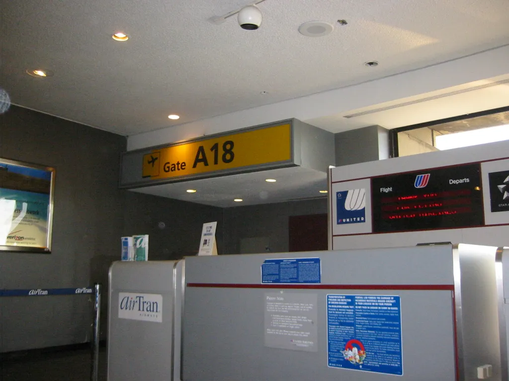 road trip, 2003-10, Gate 18