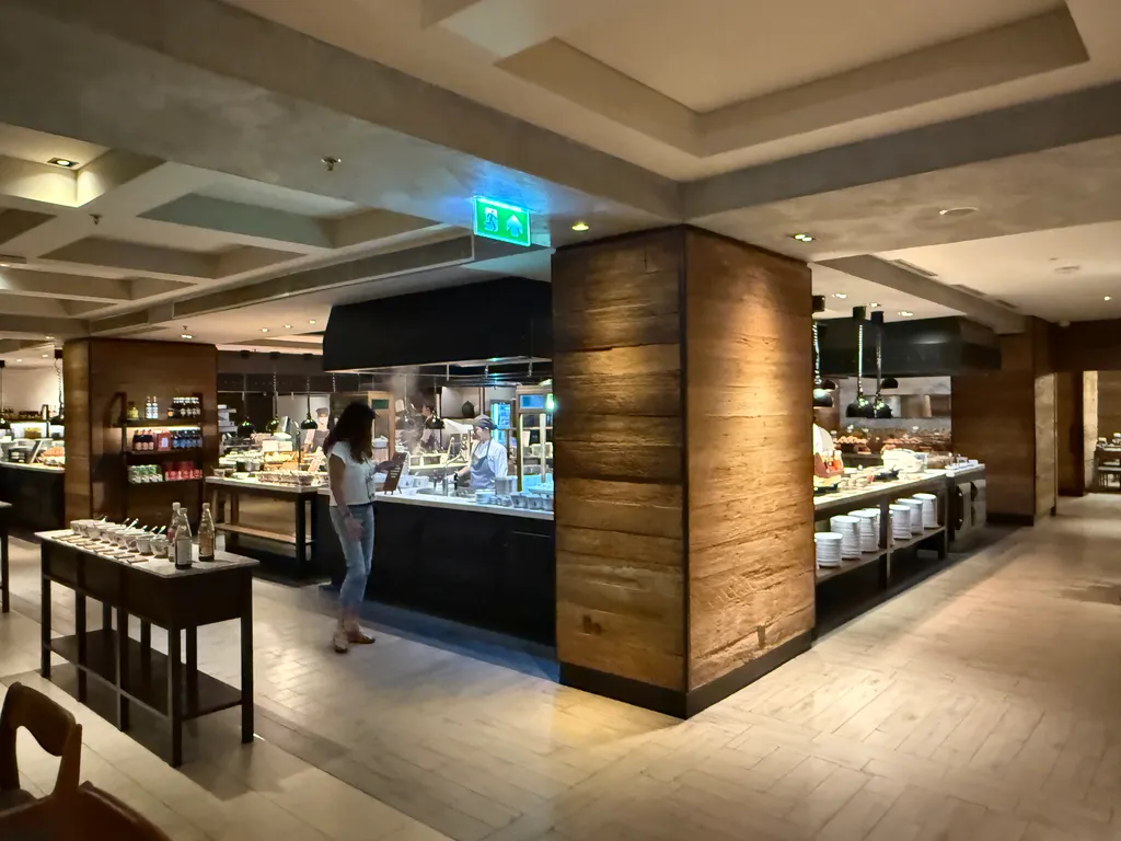 Bangkok Marriott Marquis breakfast