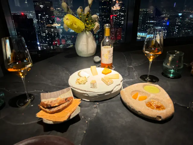 Vue de monde, cheese course