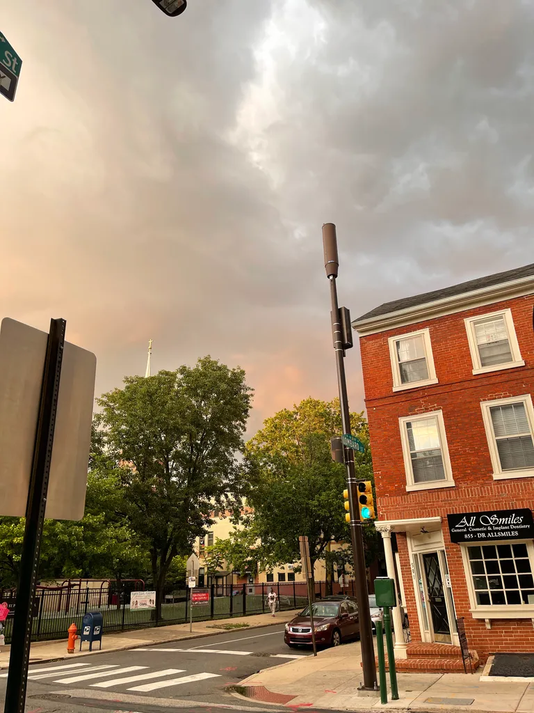the sky at 4th and Lombard