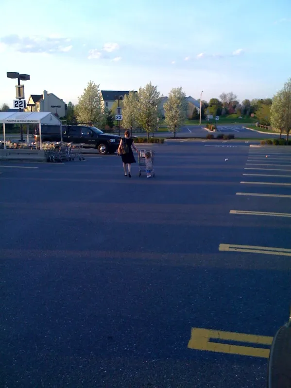 mommy and mj return the cart