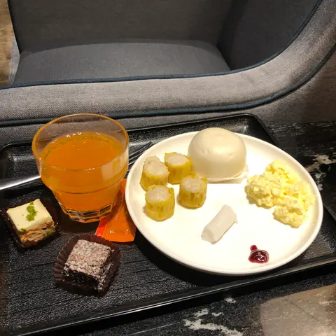 lounge breakfast