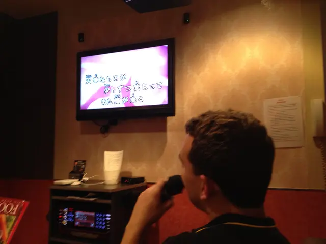 Shawn sings J-pop