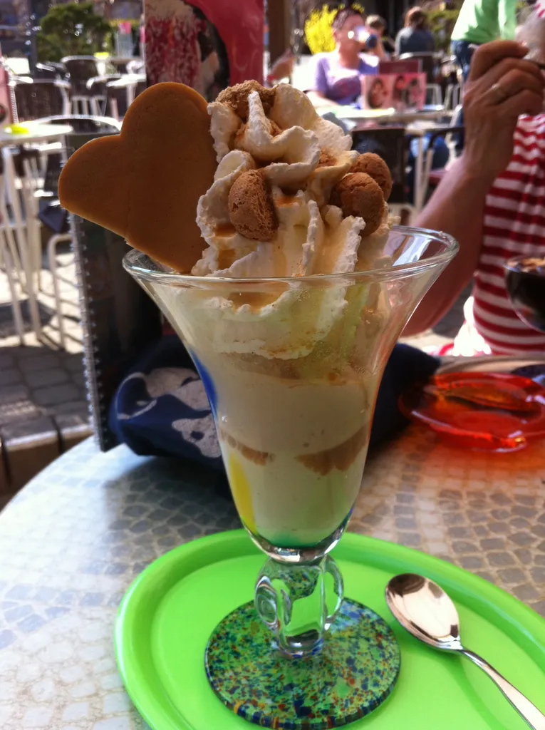 Amaretto Becher